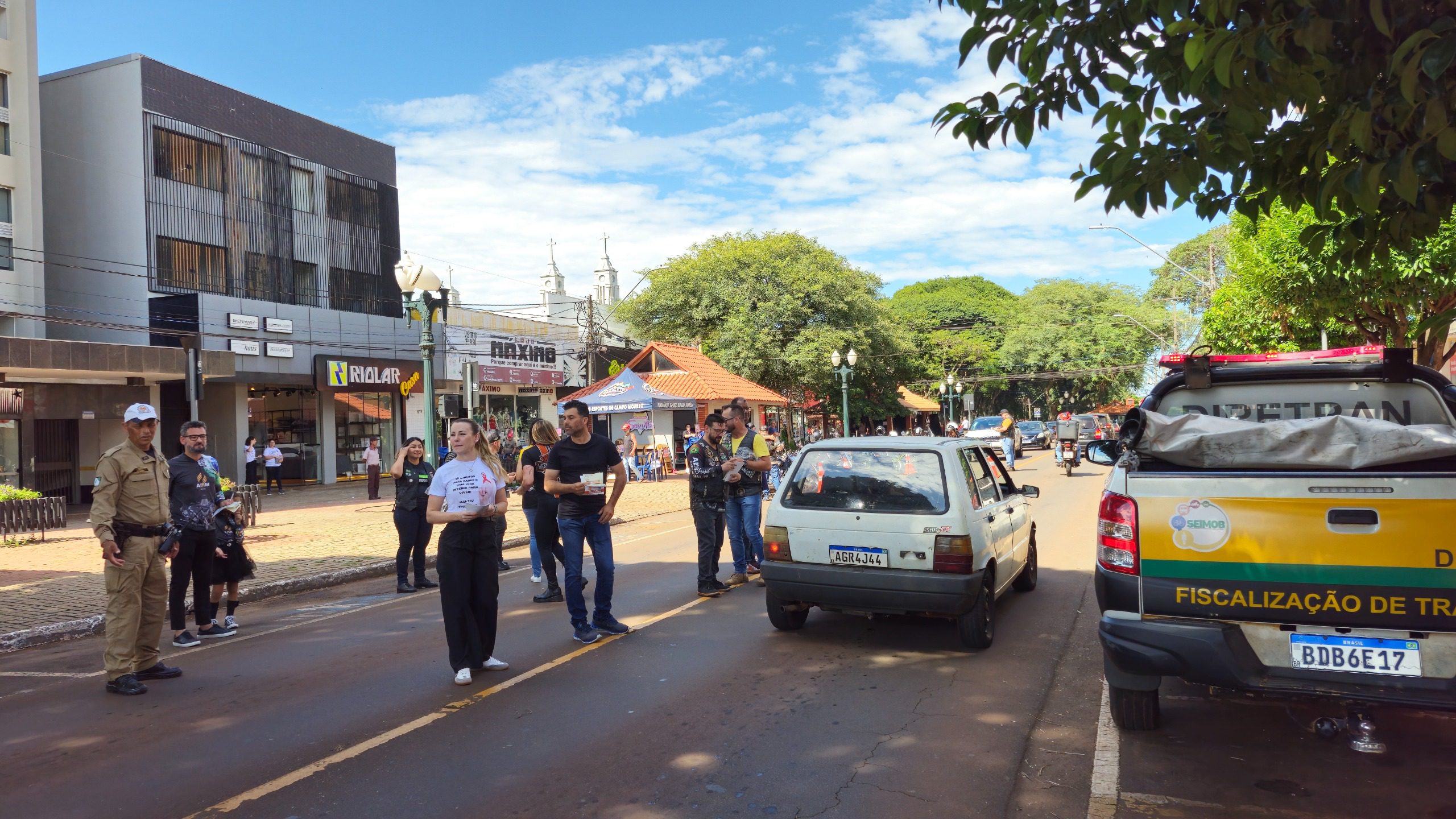 Blitz educativa “Bloquinho do Trânsito” promove conscientização no centro de Campo Mourão