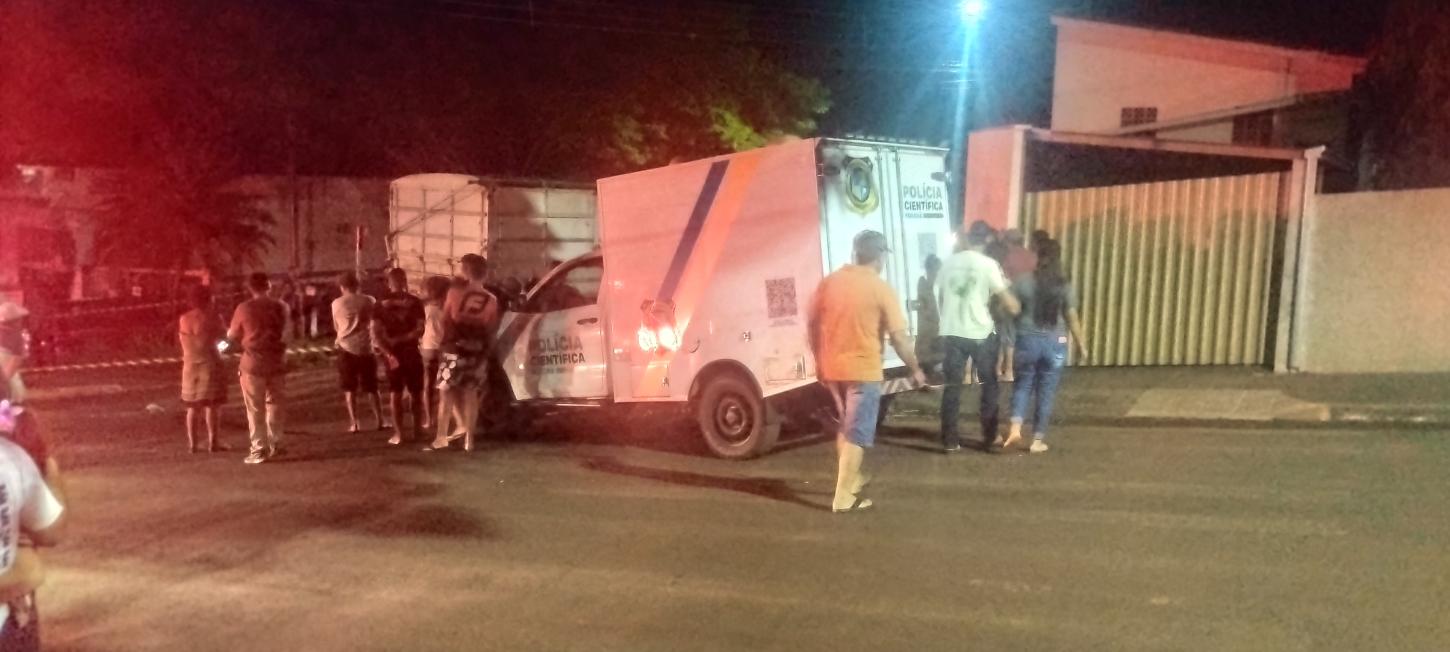BARBOSA FERRAZ: Gravíssimo acidente entre Honda Biz e caminhão tira a vida de jovem em cruzamento na Vila Mineira 