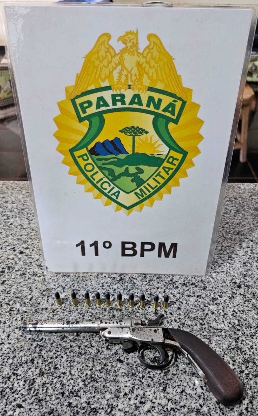 Homem é Preso por Porte Ilegal de Arma em Fênix