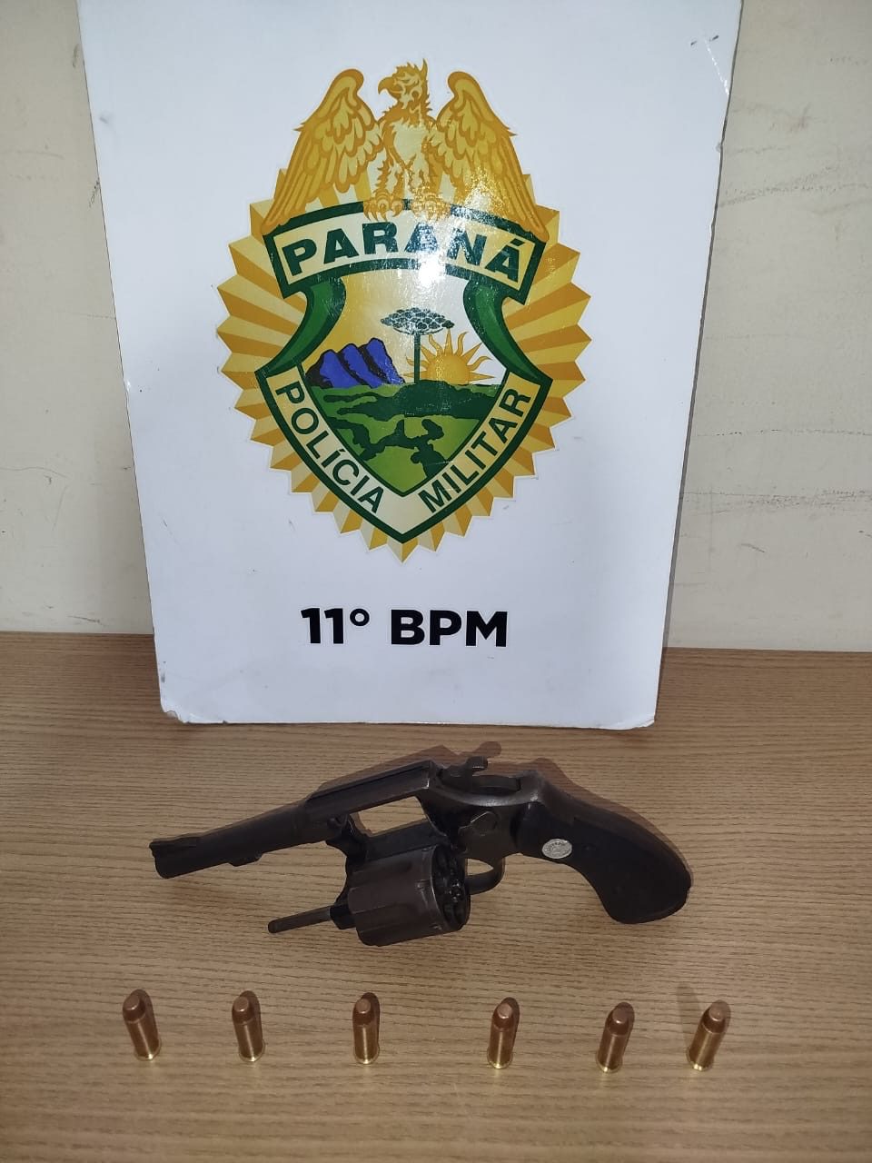 PM prende homem com revólver em Campo Mourão