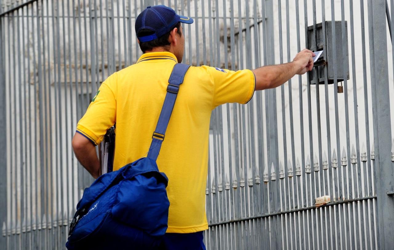 Boletos para pagamento do IPTU 2025 começam ser entregues nas residências em Campo Mourão