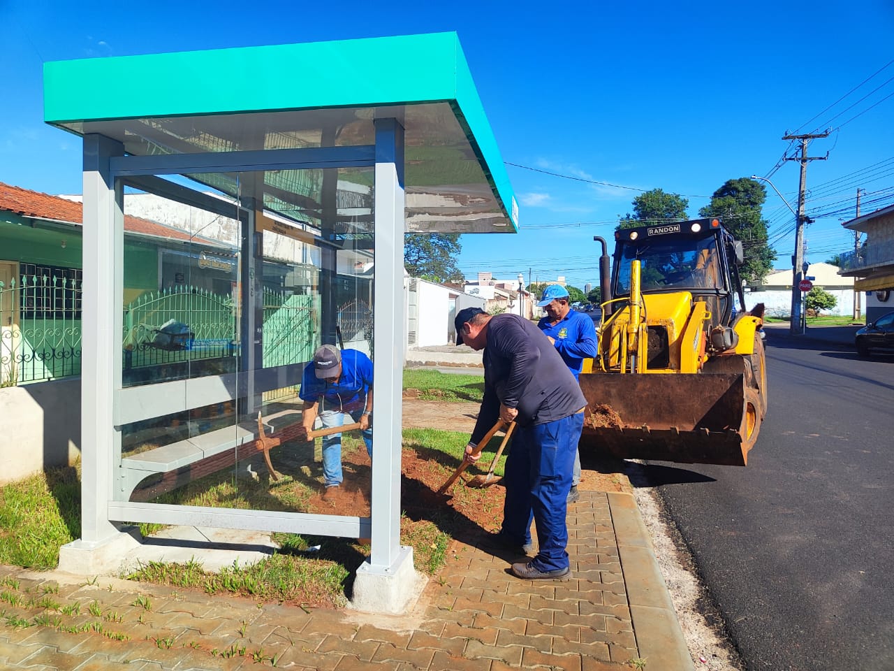 5 novos pontos de ônibus instalados em Campo Mourão