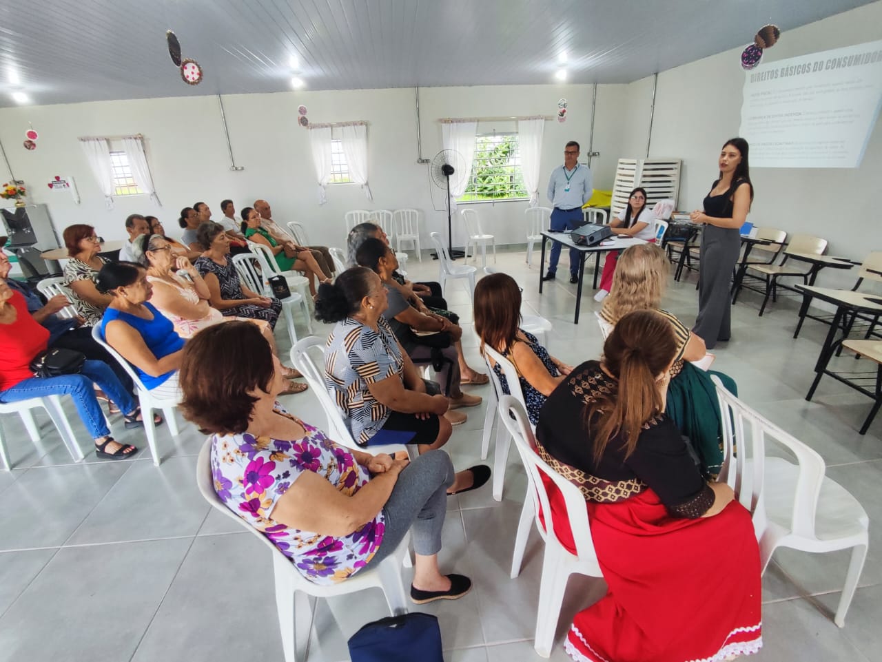 Idosos atendidos pela SEMAC recebem orientações sobre direitos do consumidor