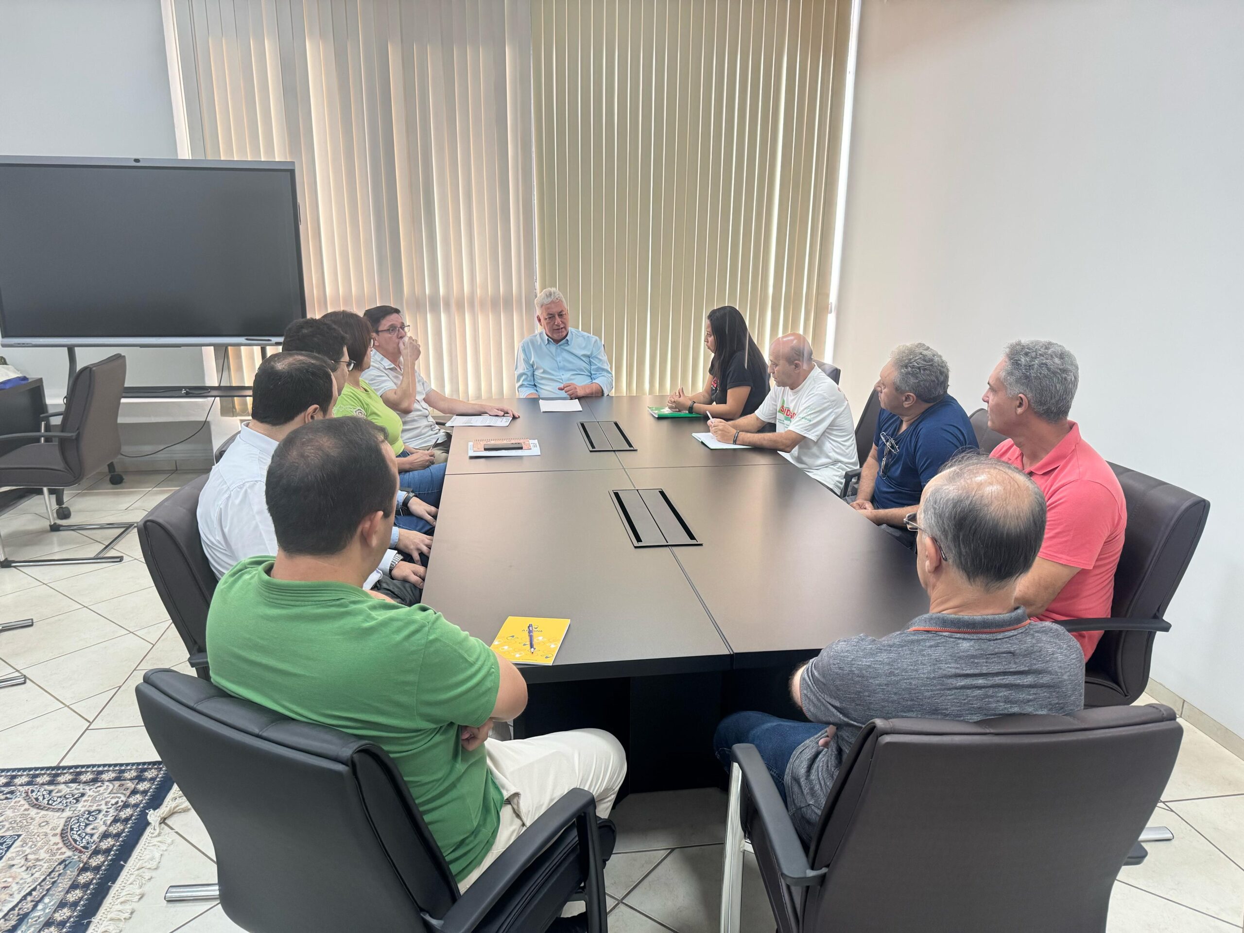 Prefeitura de Campo Mourão garante reajuste com aumento real e ampliação do vale-alimentação aos servidores municipais