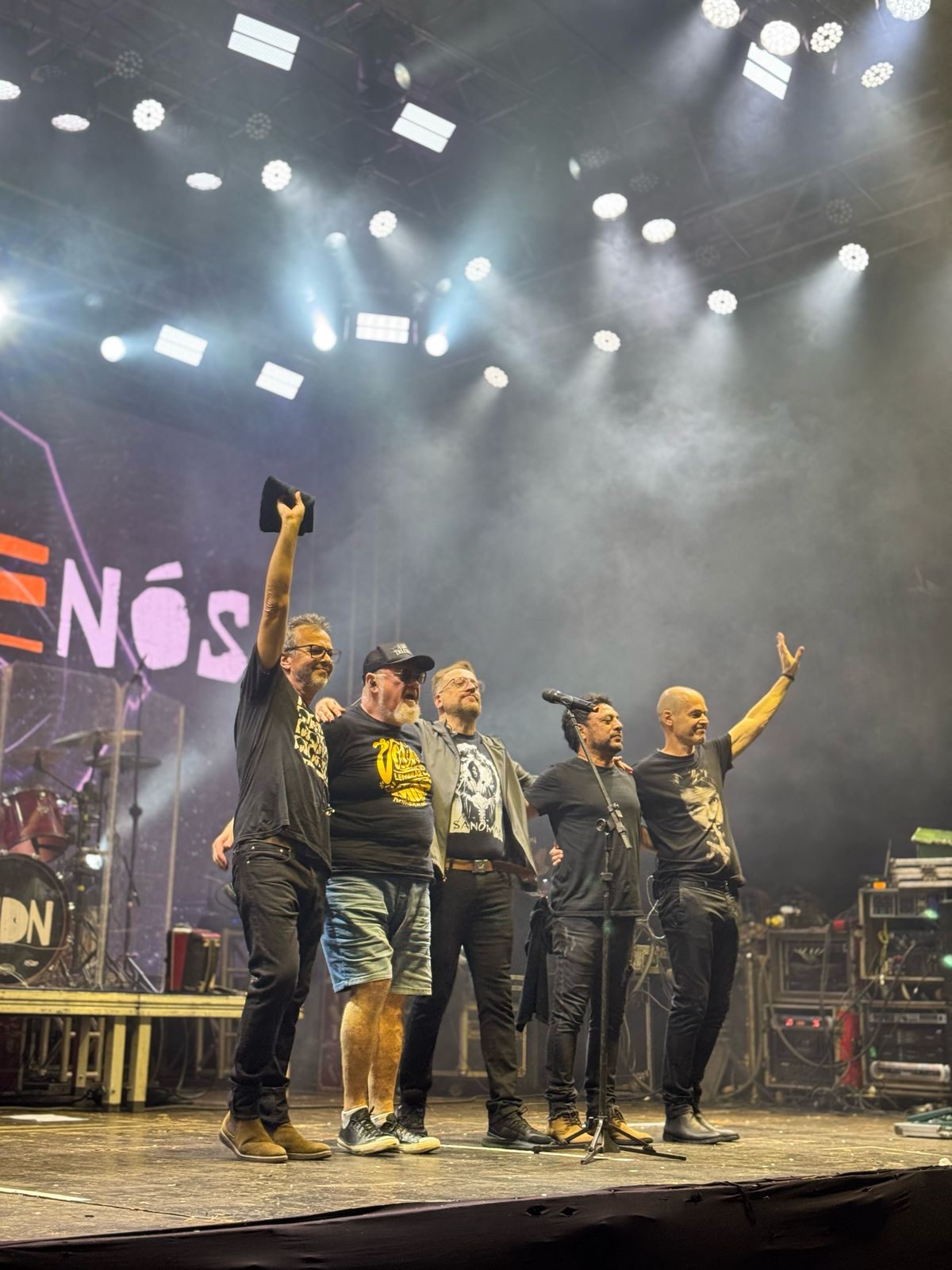 Show de rock, homenagens e exposição abrem programação dos 30 anos do Teatro Municipal