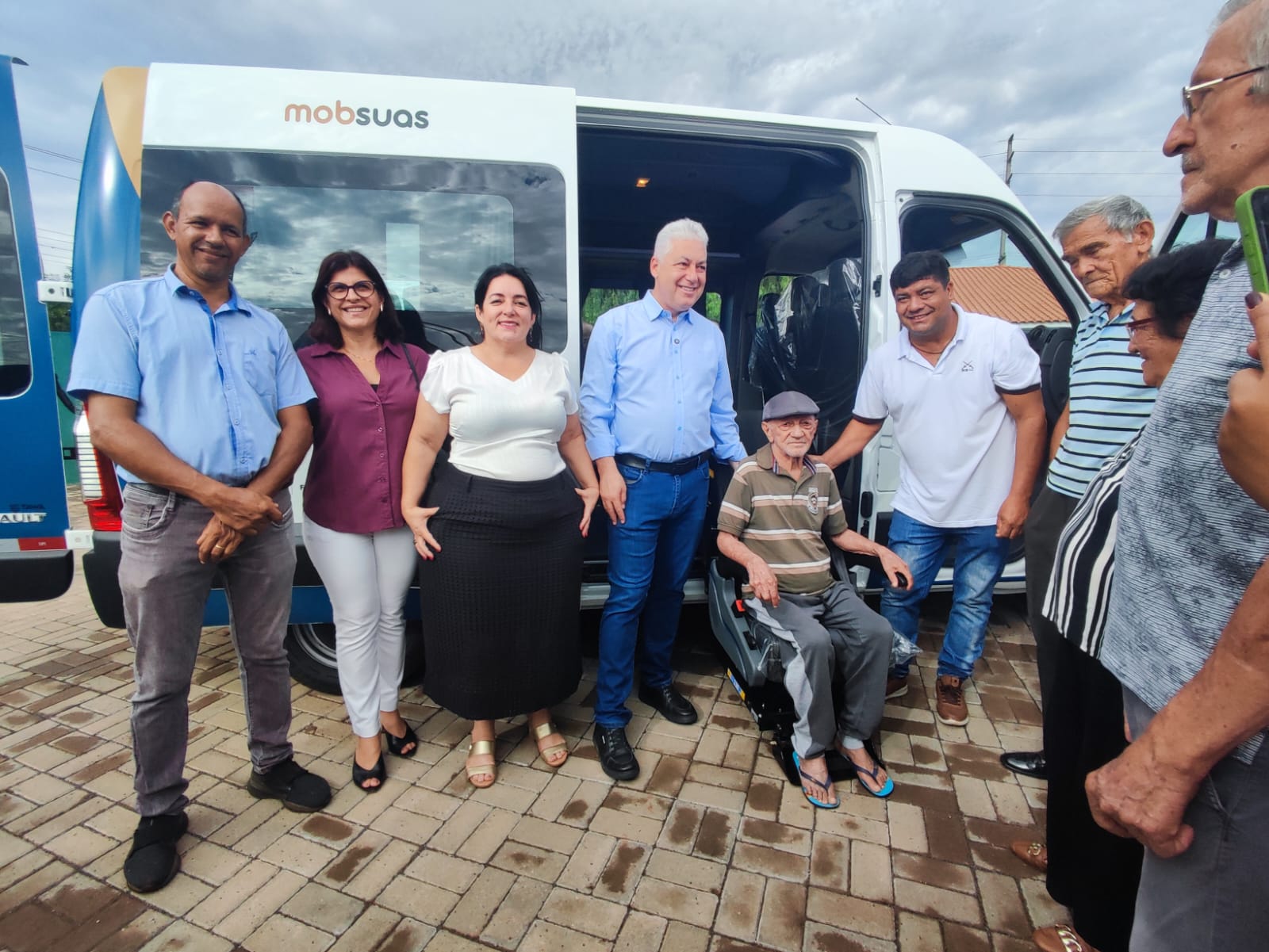 Centro Dia do Idoso ganha Van adaptada no 1º ano de aniversário