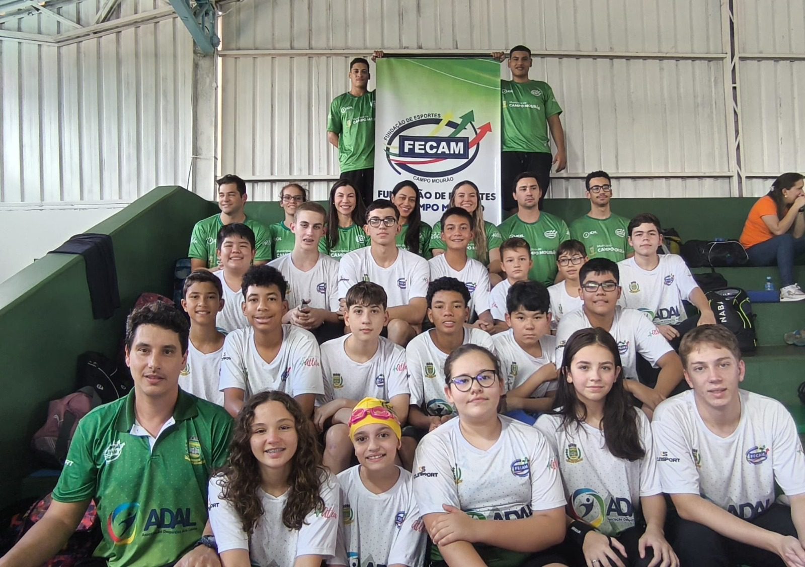 Campo Mourão sedia Torneio Regional de Natação com destaque para atletas locais