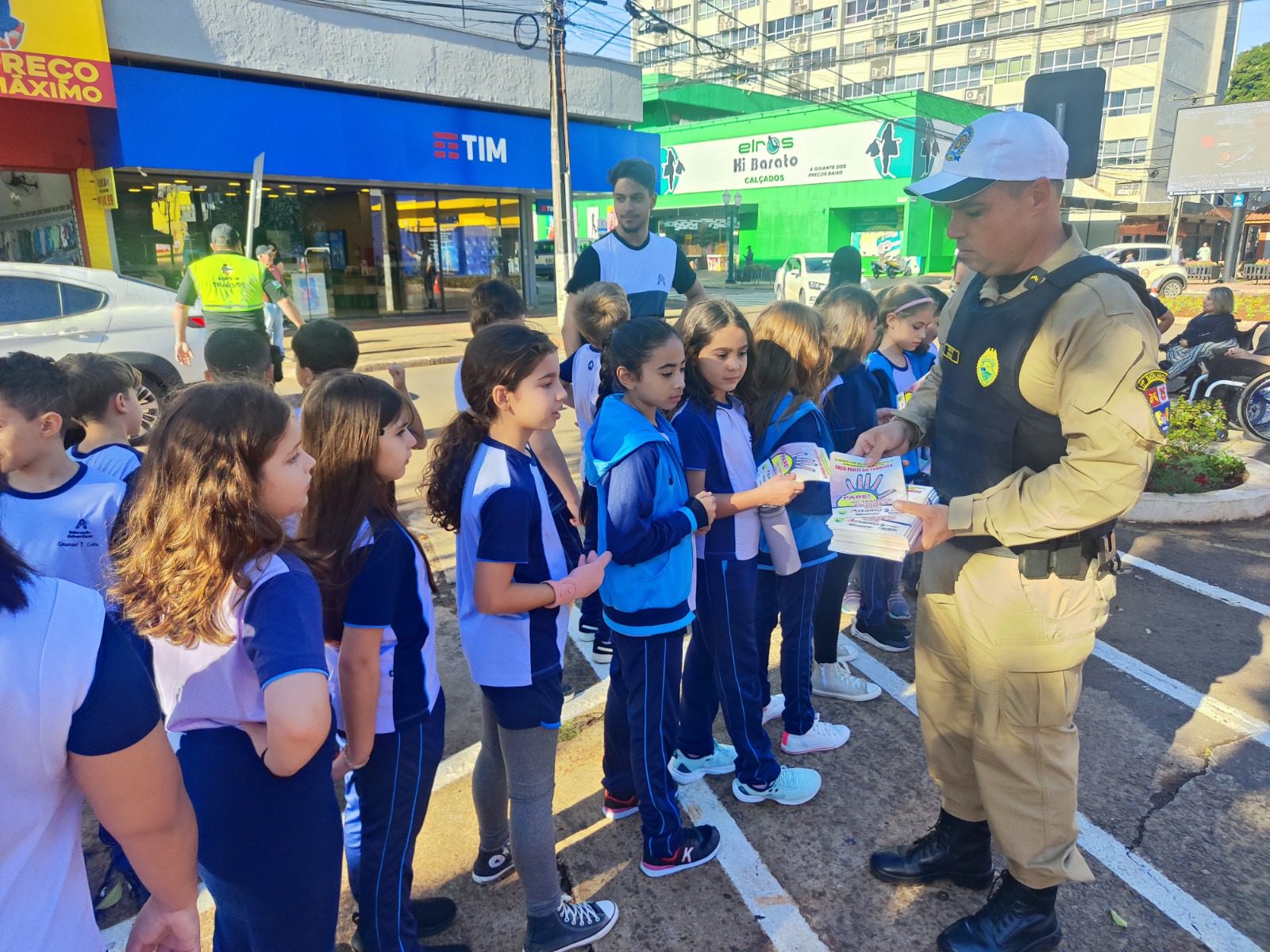 Campanha de trânsito Maio Amarelo teve blitz educativa em Campo Mourão