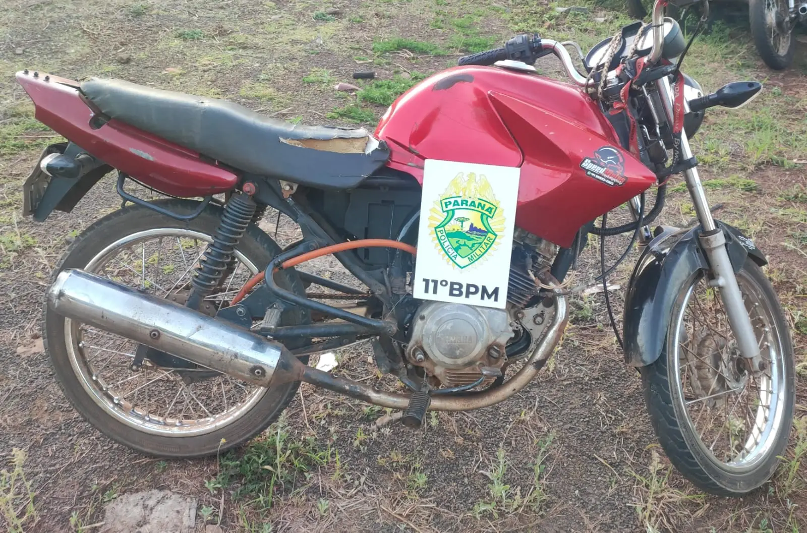 Motocicleta com mais de R$ 140 mil em débitos é apreendida durante patrulhamento rural em Barbosa Ferraz