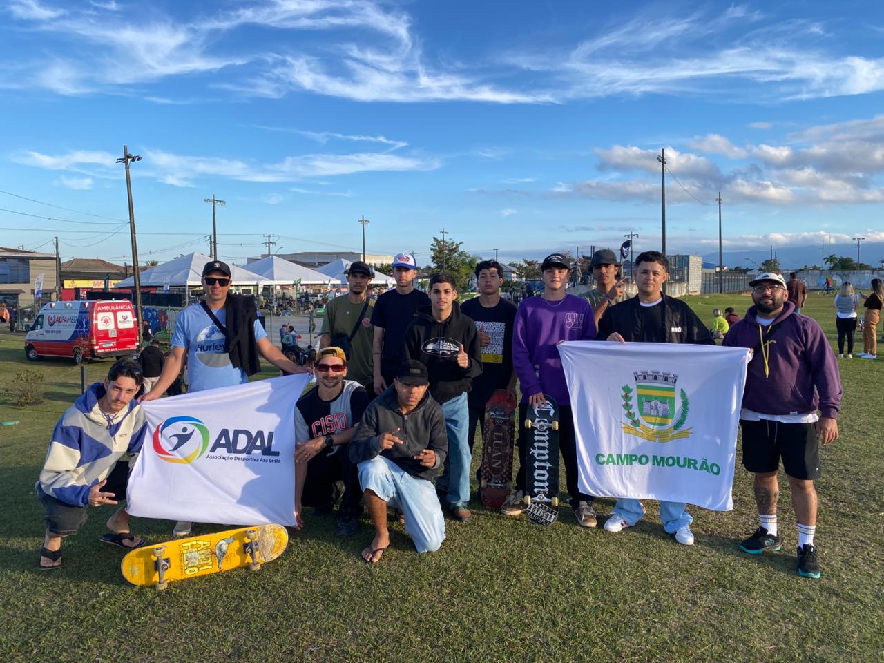 Skatistas mourãoenses conquistam bons resultados em etapa estadual do circuito paranaense de skate em Paranaguá