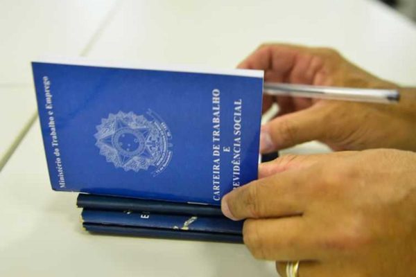 Campo Mourão: setor de serviços impulsiona geração de empregos em julho