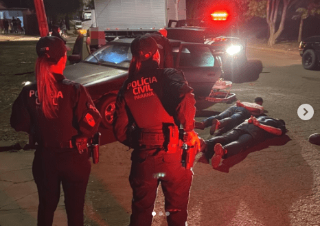 Mulher e dois homens são presos em perseguição após dirigir a mais de 130 km/h com crianças no carro