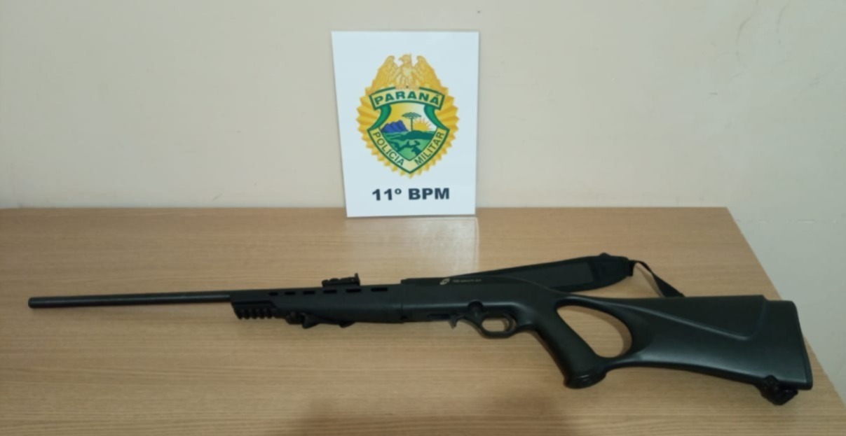 Polícia Apreende Rifle Calibre .22 Durante Busca em Residência de Preso em Araruna