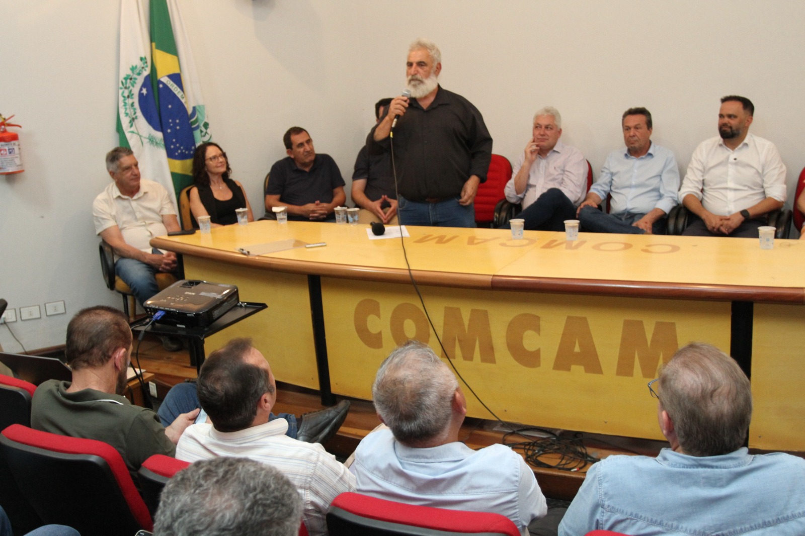 Prefeitos da Comcam pedem aumento de repassese renovação da frota do transporte escolar