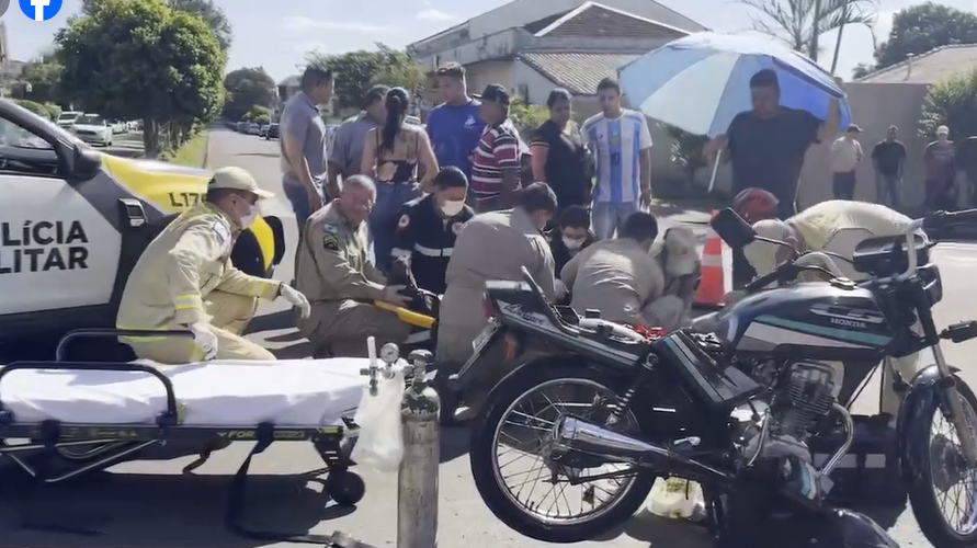 Motociclista sofre ferimentos após colisão no centro de Campo Mourão