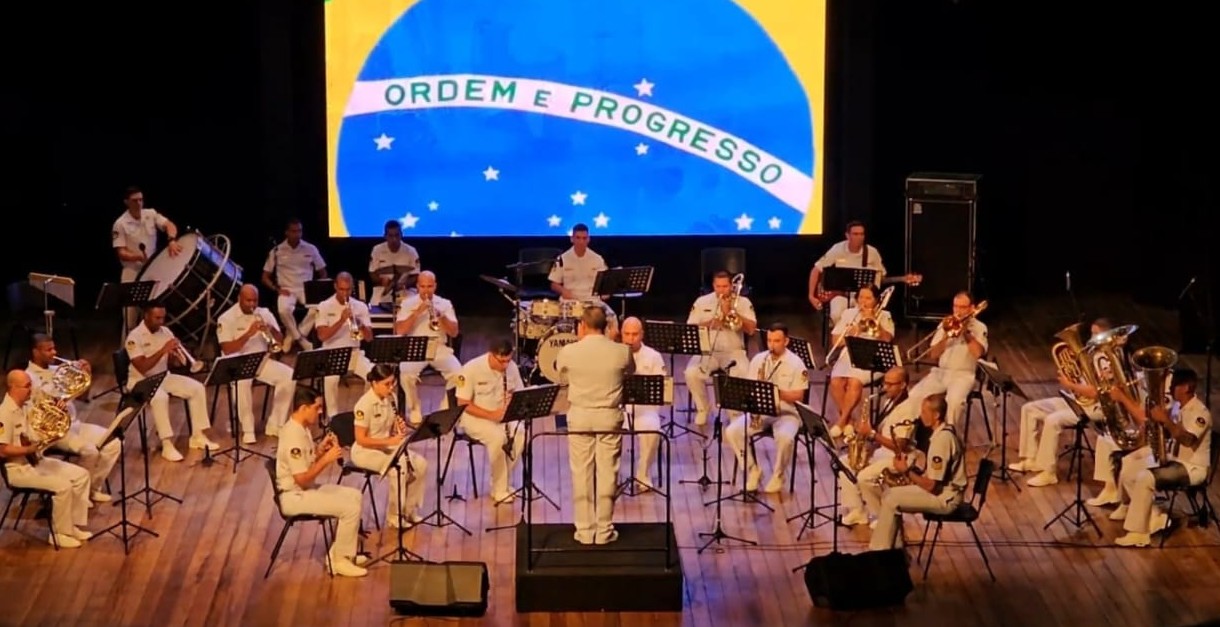 Banda de Música do 8º Distrito Naval se apresenta pela primeira vez em Campo Mourão