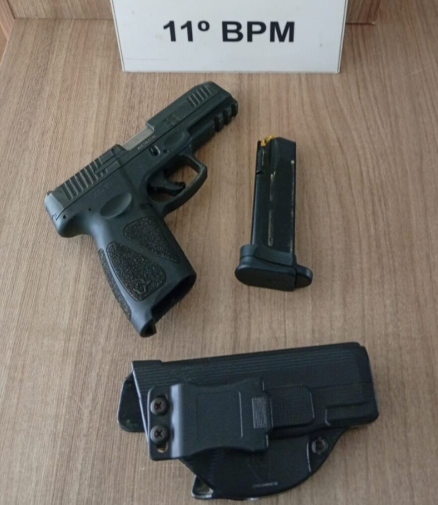 Homem é Preso em Araruna por Posse Ilegal de Pistola 9mm Após Confusão em Praça