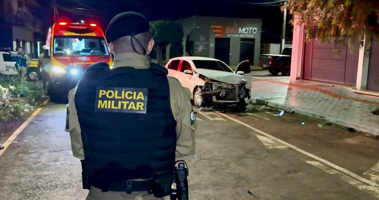 Colisão entre dois veículos deixa danos de grande monta em Campo Mourão