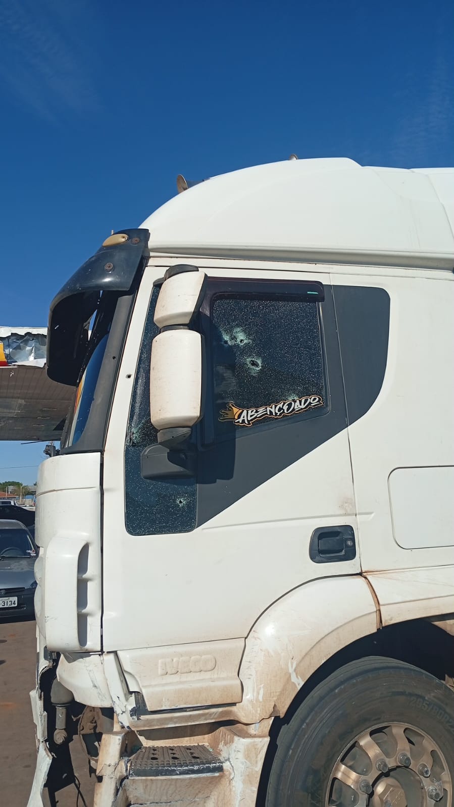 Tentativa de Assalto na BR-369: Motorista de Caminhão Desvia, Causa Acidente e Faz Bandidos Capotarem