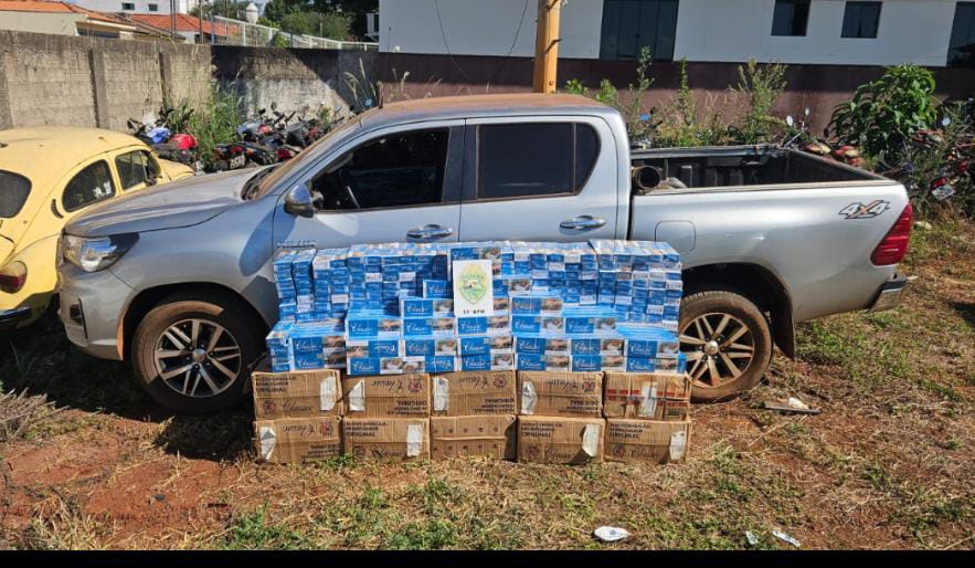 Polícia Recupera Veículo Roubado e Apreende Carga de Contrabando em Mamborê