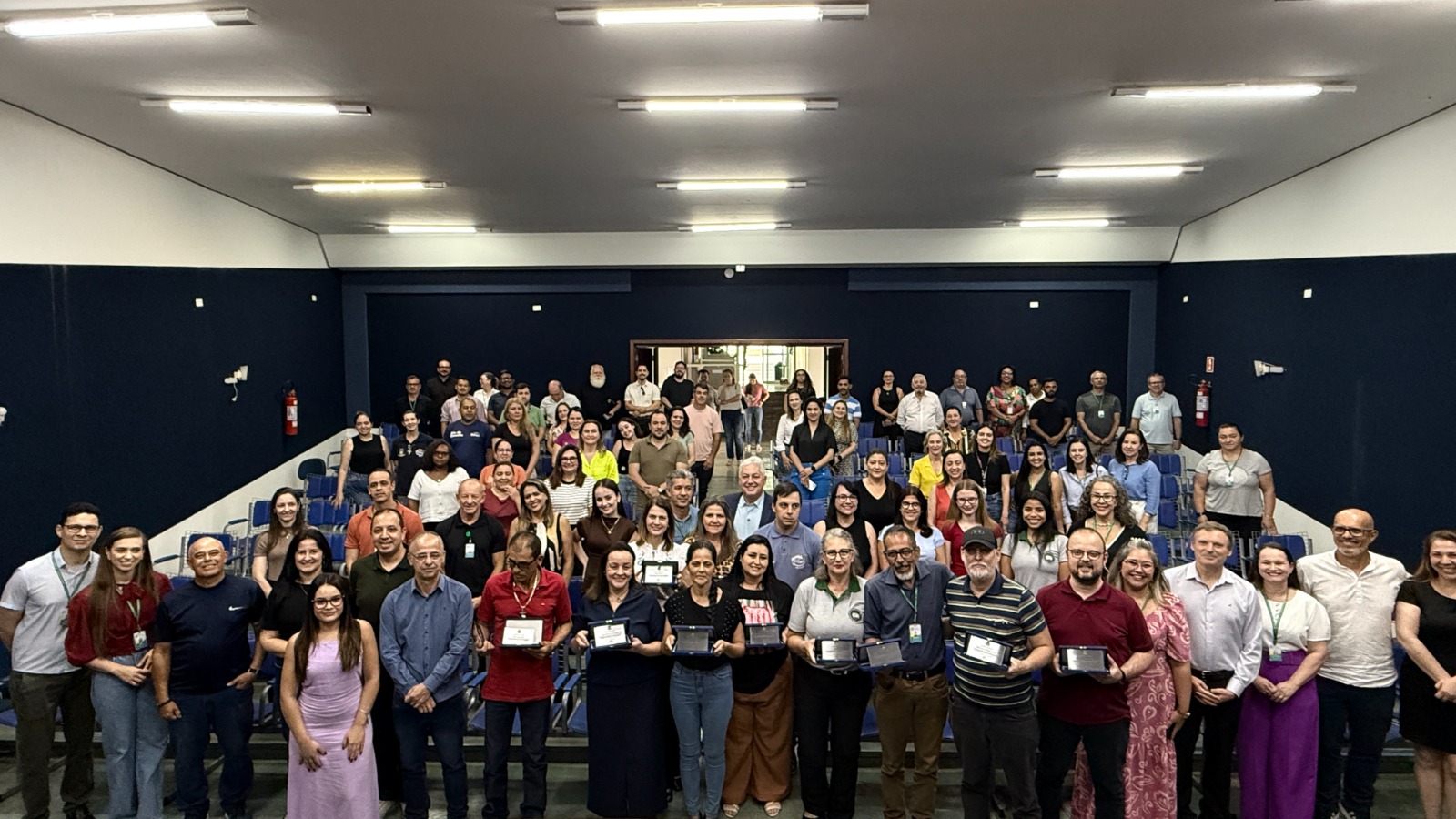 Campo Mourão celebra os destaques do funcionalismo municipal com a entrega do prêmio Servidor do Ano 2025