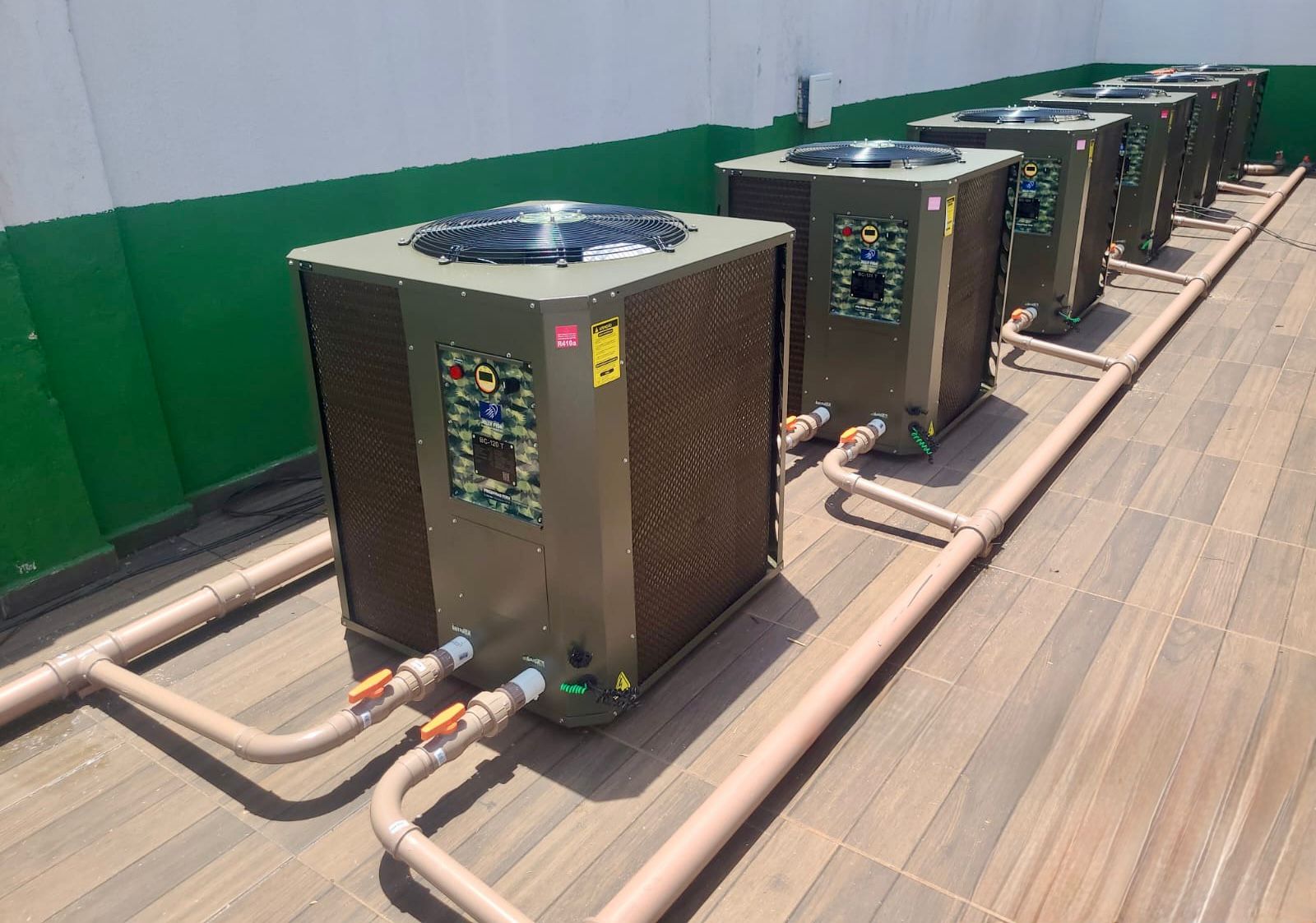 Prefeitura realiza troca de motores e instala novo termômetro para garantir aquecimento adequado da piscina do Parque Aquático Municipal