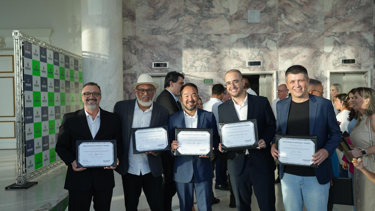 Servidores da Prefeitura são homenageados como embaixadores da inovação pelo governo do Estado