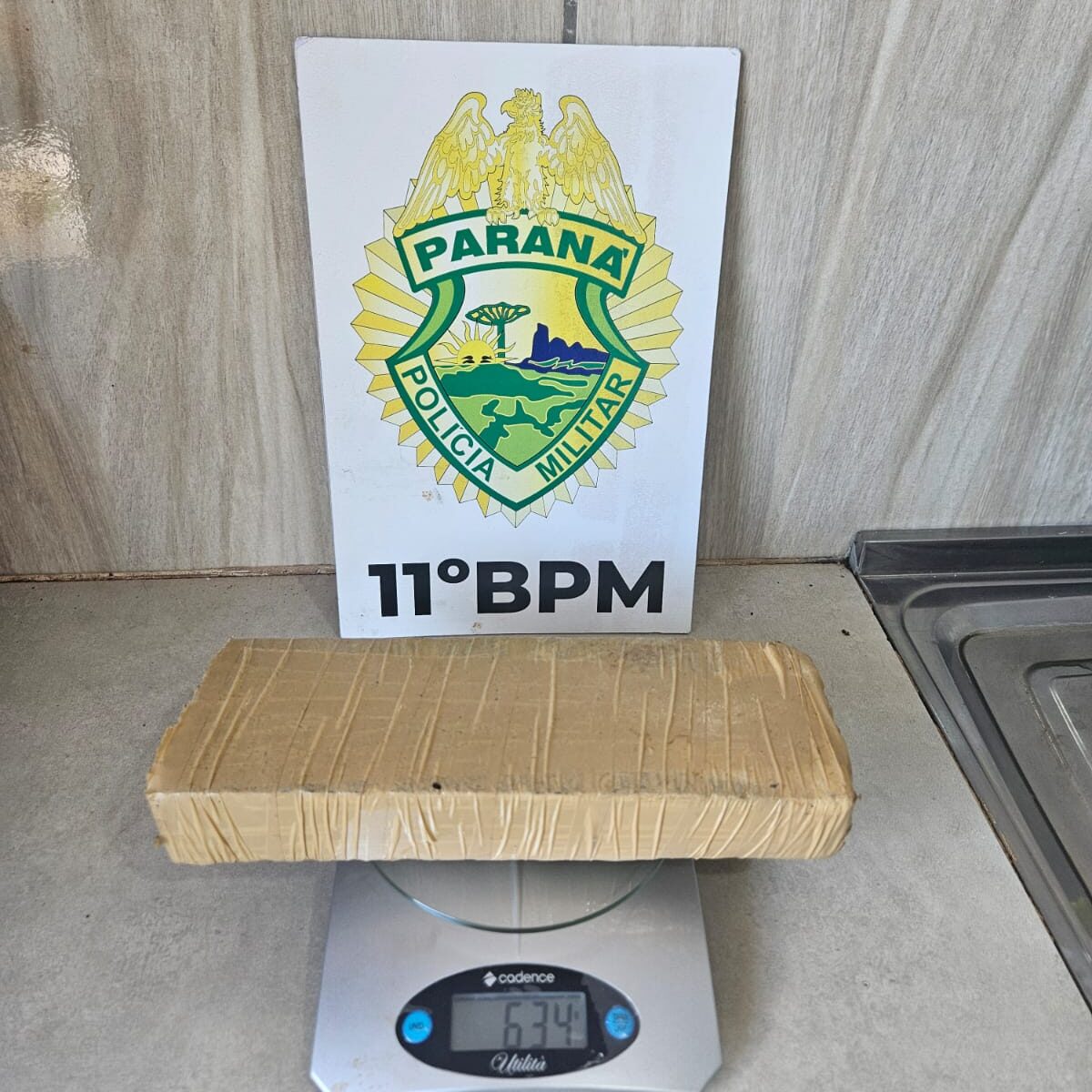 Suspeito de tráfico foge da polícia e abandona 630g de maconha em Corumbataí do Sul