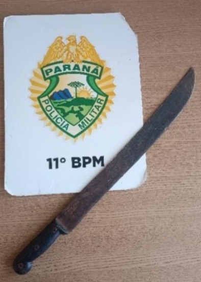 Homem é preso após ameaçar familiares com facão no Jardim Flórida