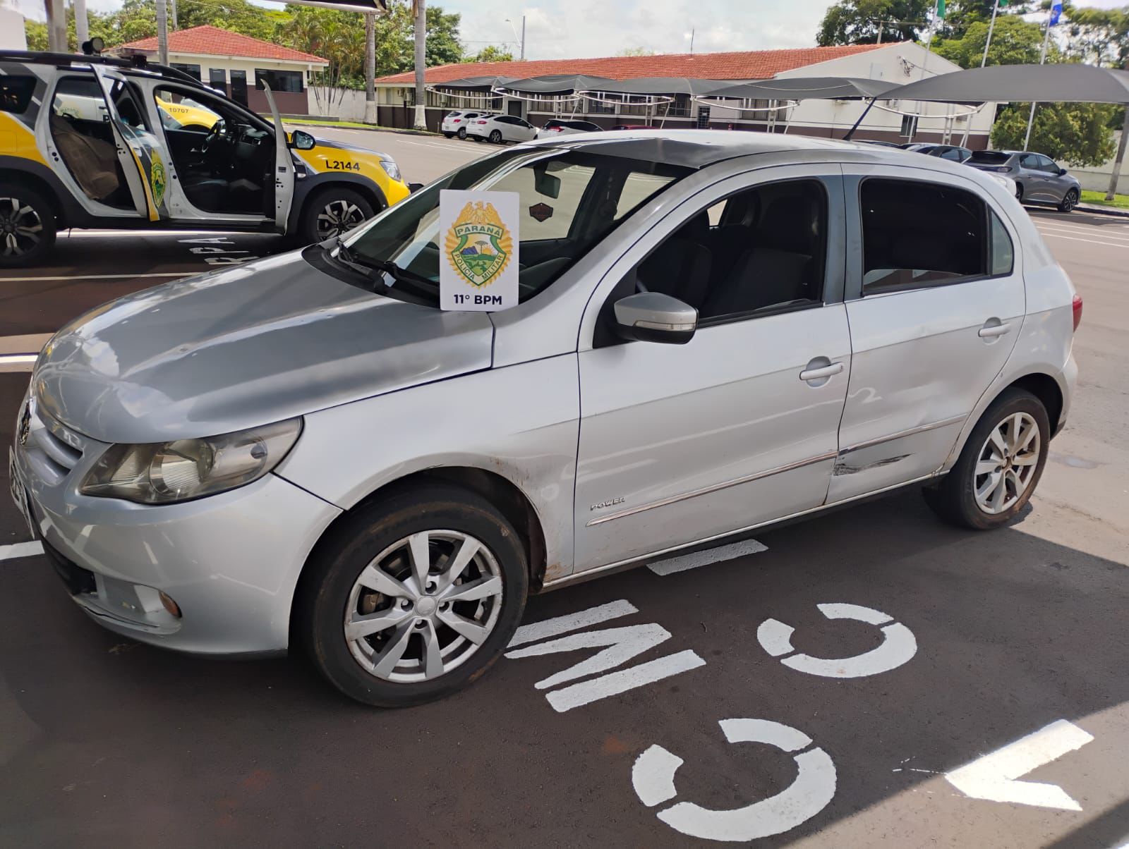 Motorista é Flagrado Dirigindo sem CNH, Com Crianças sem Cinto, e com Carro 61 mil Reais em Débito