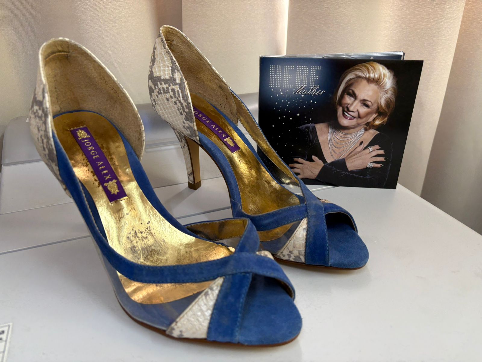 Museu de Campo Mourão recebe sapatos de Hebe Camargo