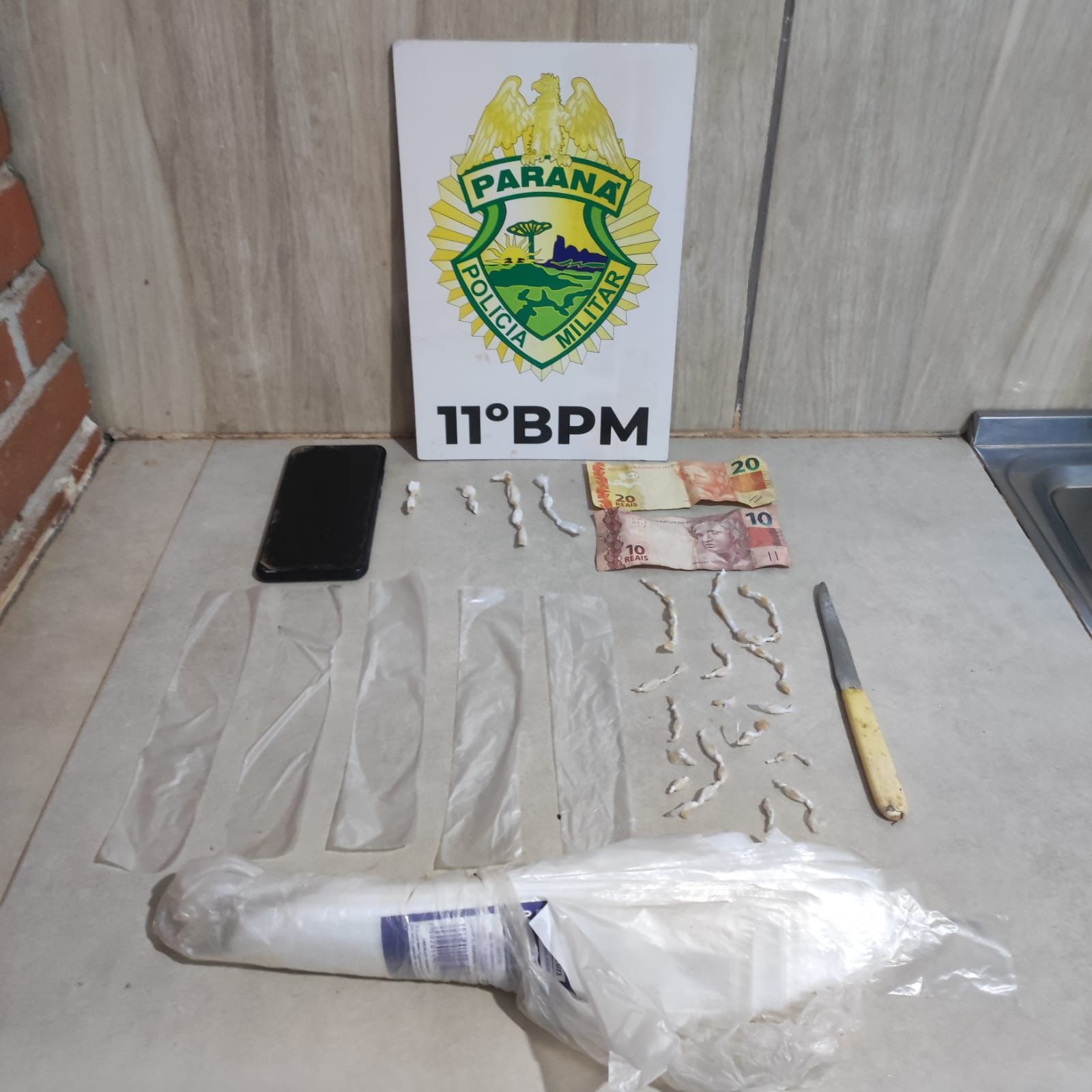 Polícia Militar prende três homens por tráfico de drogas em Barbosa Ferraz