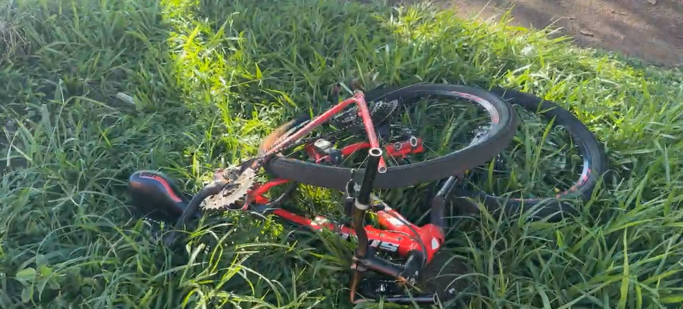 Adolescente fica gravemente ferido após ser atropelado por carreta em Campo Mourão