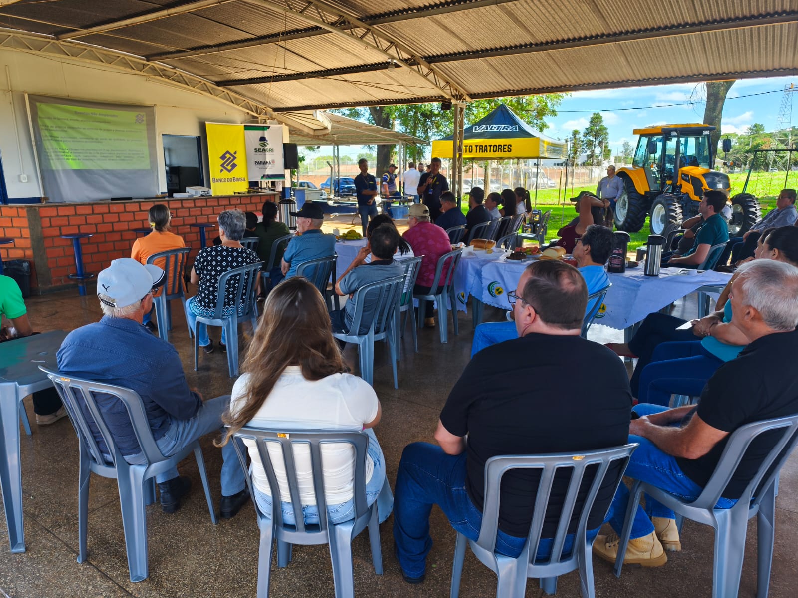 Produtores rurais recebem orientações sobre linhas de crédito especiais em Campo Mourão