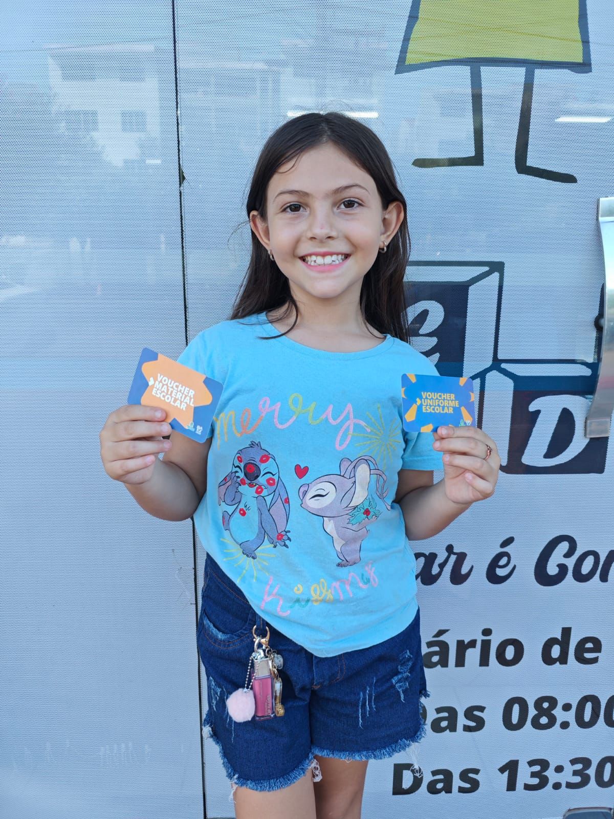 ATENÇÃO! Entrega de vouchers de uniformes e materiais escolares vai até dia 16 na Secretaria de Educação