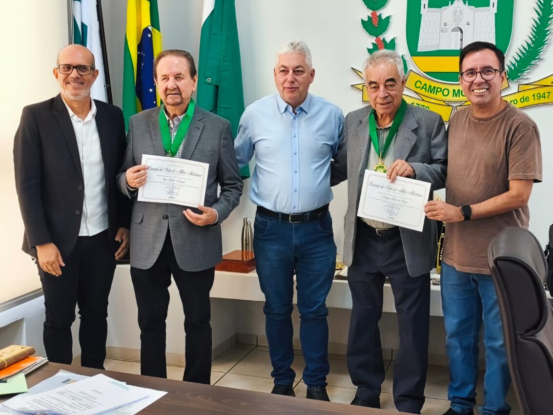 Prefeito conclui entrega da Comenda da Ordem do Mérito Mourãoense