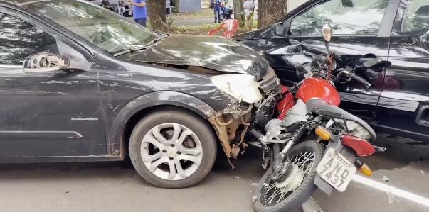 Acidente no Centro de Campo Mourão Envolve Quatro Veículos e Deixa Três Feridos