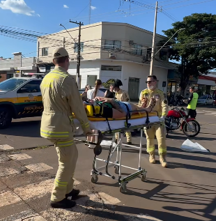 Acidente entre duas motocicletas mobilizou o Corpo de Bombeiros no centro de Campo Mourão