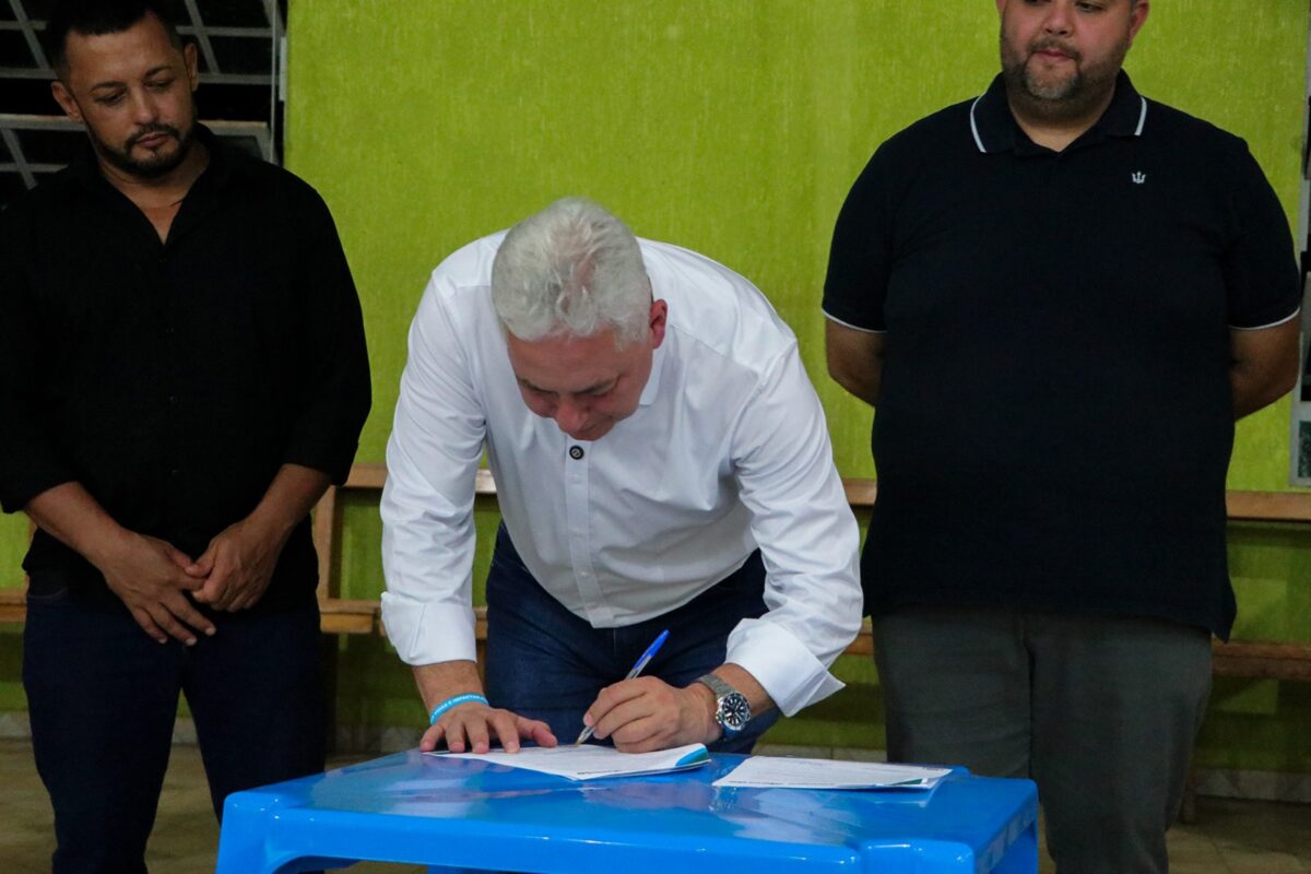 Prefeitura de Campo Mourão e Araruna firmam convênio para melhorias na Estrada da Comunidade Rural Alto do Divino