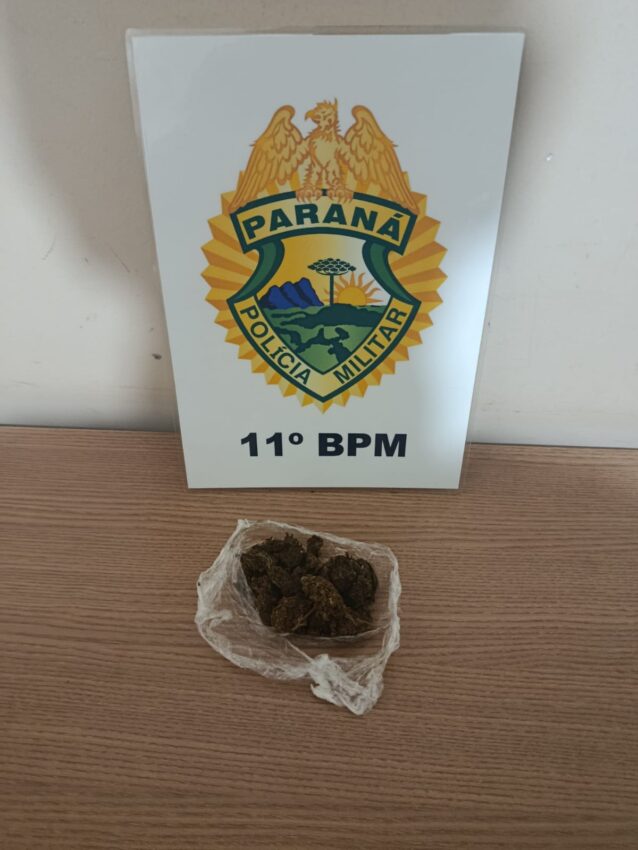 Jovem de 23 anos é detido com maconha após tentativa de fuga em Campo Mourão