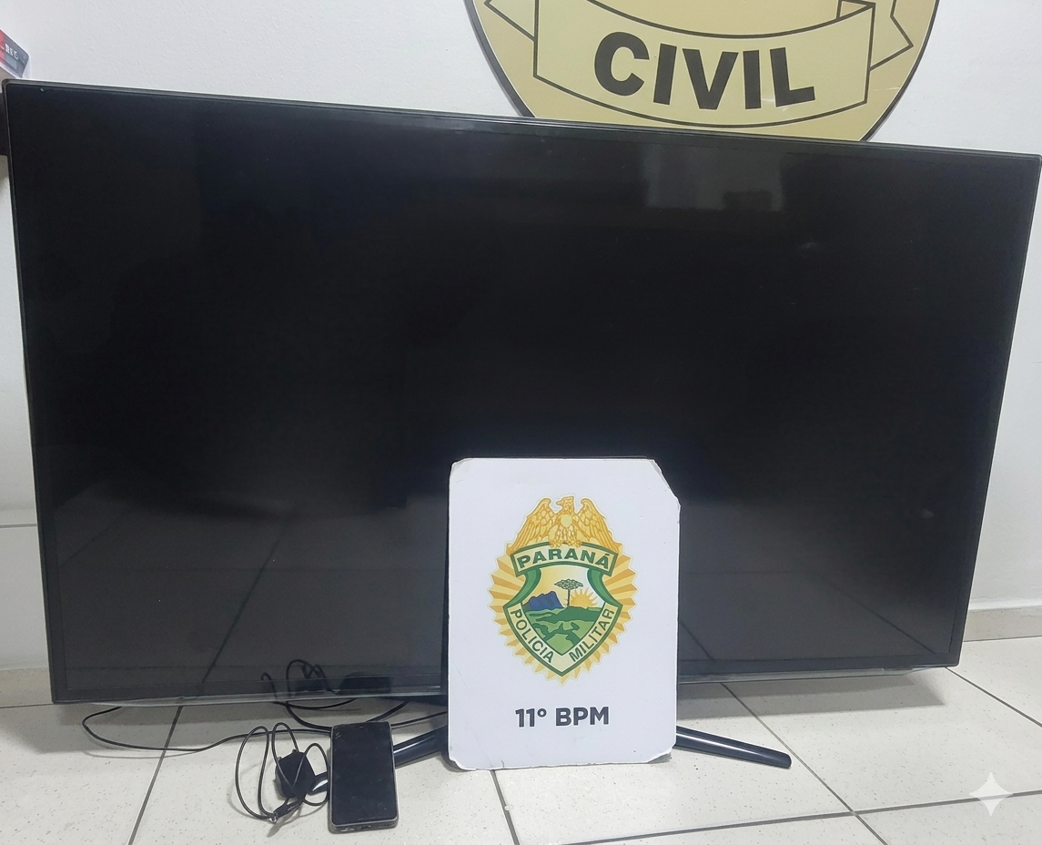Homem é preso após ser flagrado carregando televisão furtada no centro de Campo Mourão