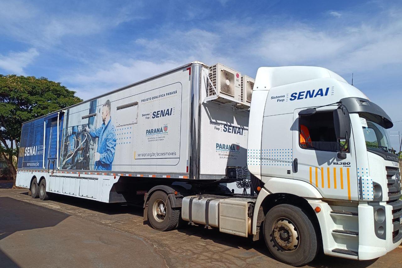 Campo Mourão oferece curso de manutenção elétrica e industrial em carreta do Qualifica Paraná