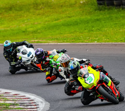 Pilotos de Campo Mourão disputam o Campeonato Paranaense de Motovelocidade em Cascavel