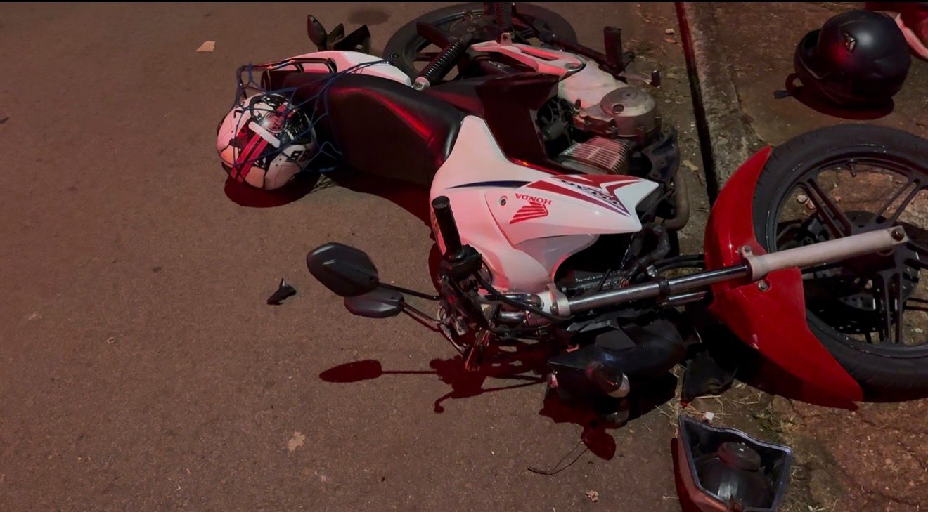 Jovem fica gravemente ferido em colisão entre ônibus e moto no Jardim Mário Figueiredo