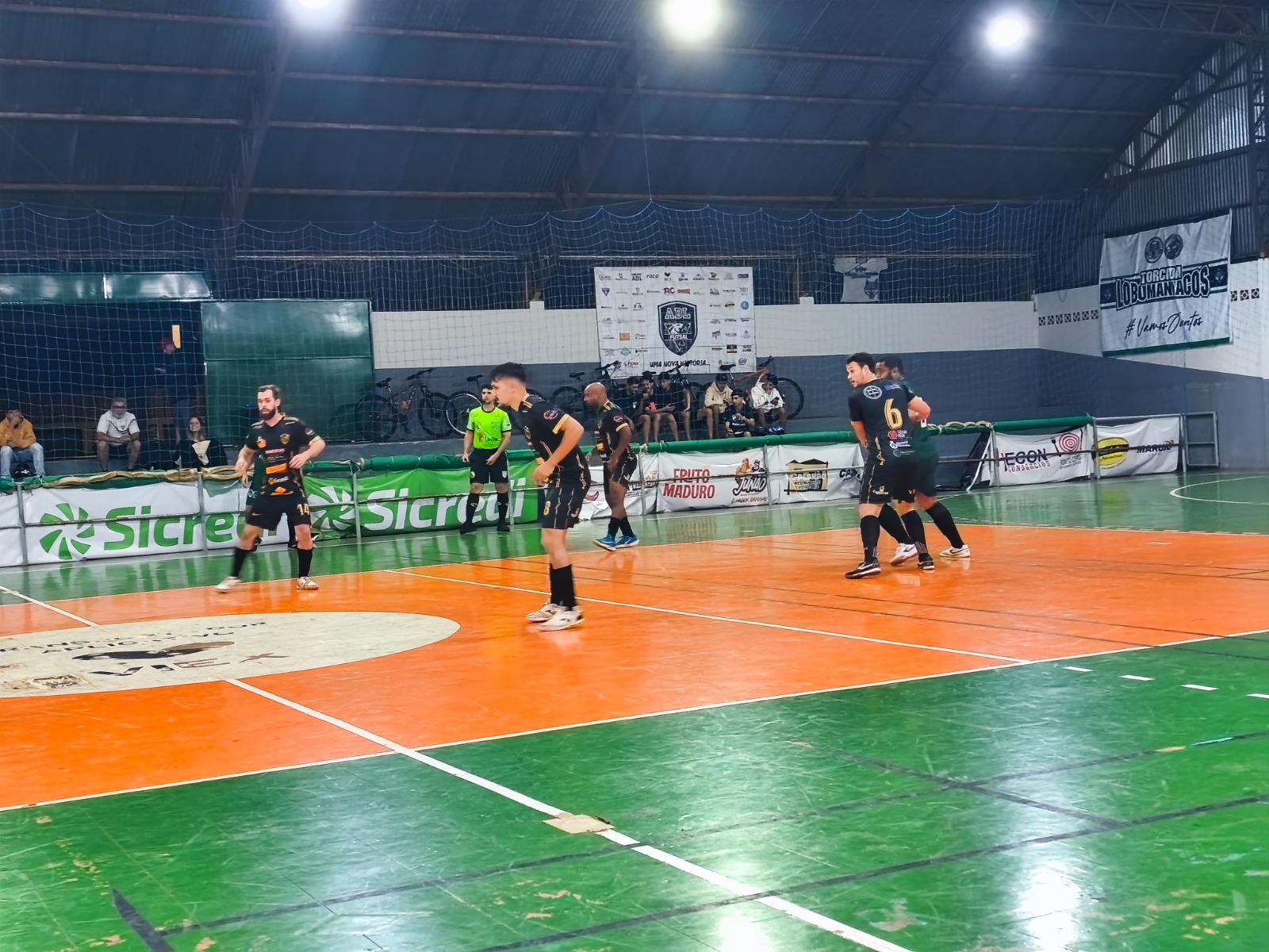 Popular de Futsal de Campo Mourão define semifinalistas nesta quarta-feira, dia 27