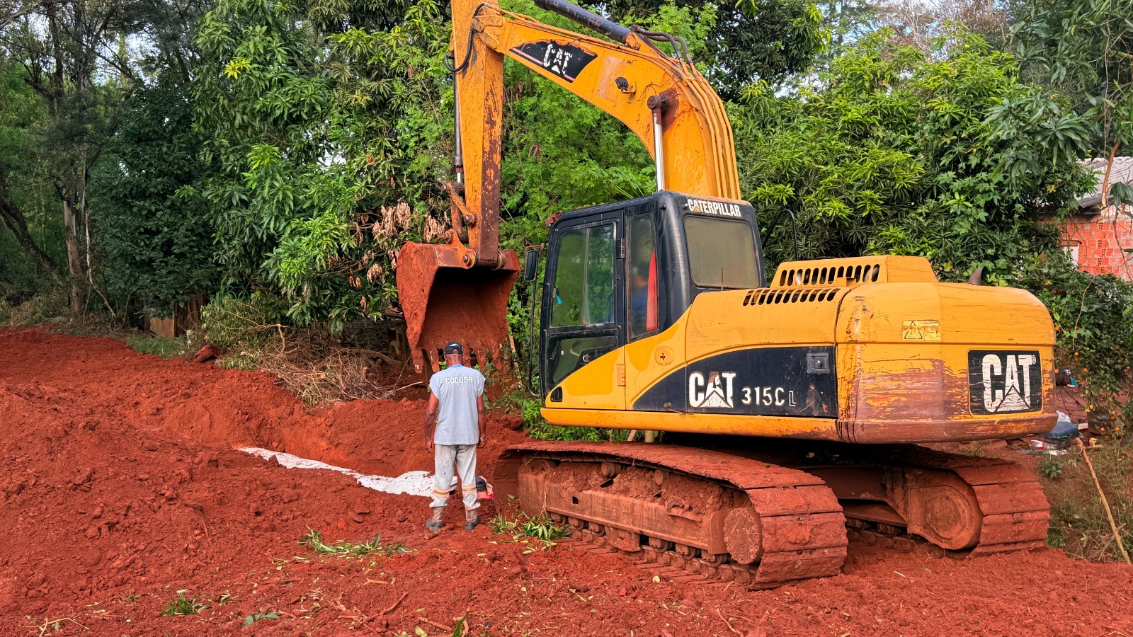 Prefeitura de Campo Mourão inicia implantação de rede de drenagem no Distrito de Piquirivaí