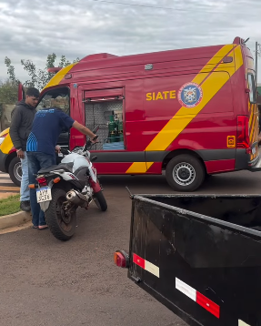 Colisão entre moto e carro deixa dois feridos no conjunto Fortunato Perdoncini