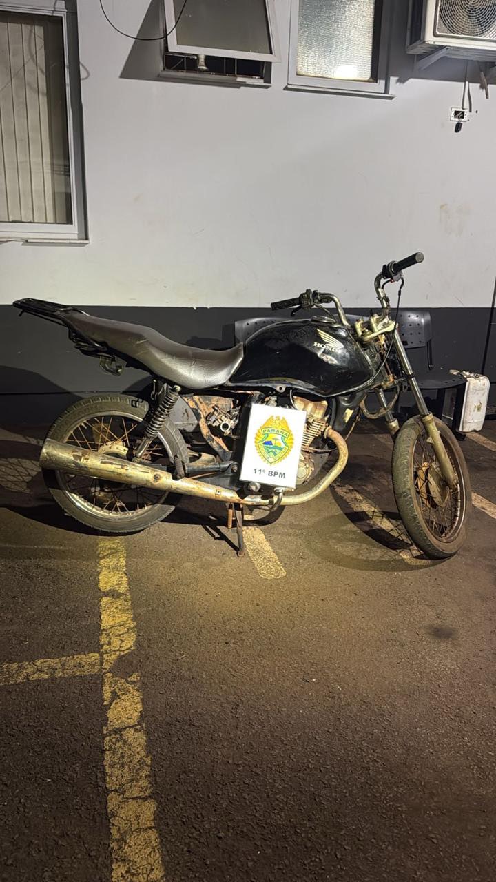 Jovem é apreendido pela PM com motocicleta adulterada após fuga no Distrito de Piquirivaí