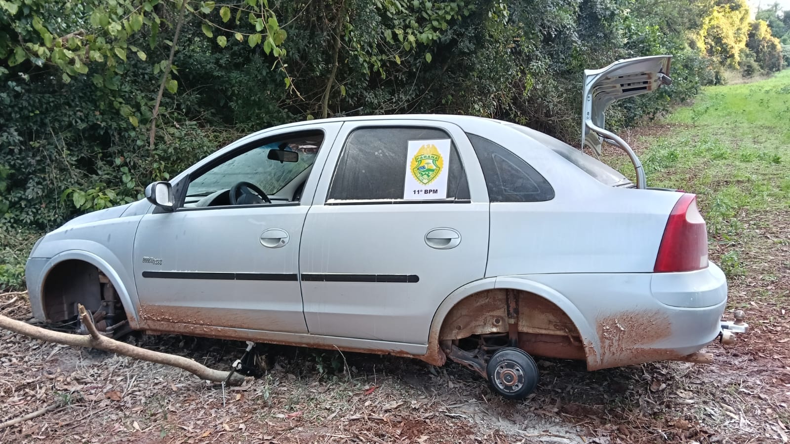 Araruna: Carro e moto roubados em assalto a agricultores são recuperados pela PM na área rural