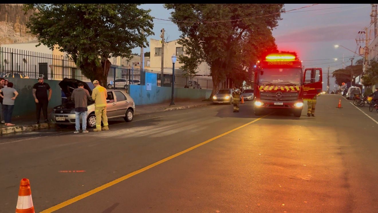 Princípio de incêndio mobiliza Bombeiros no centro de Campo Mourão